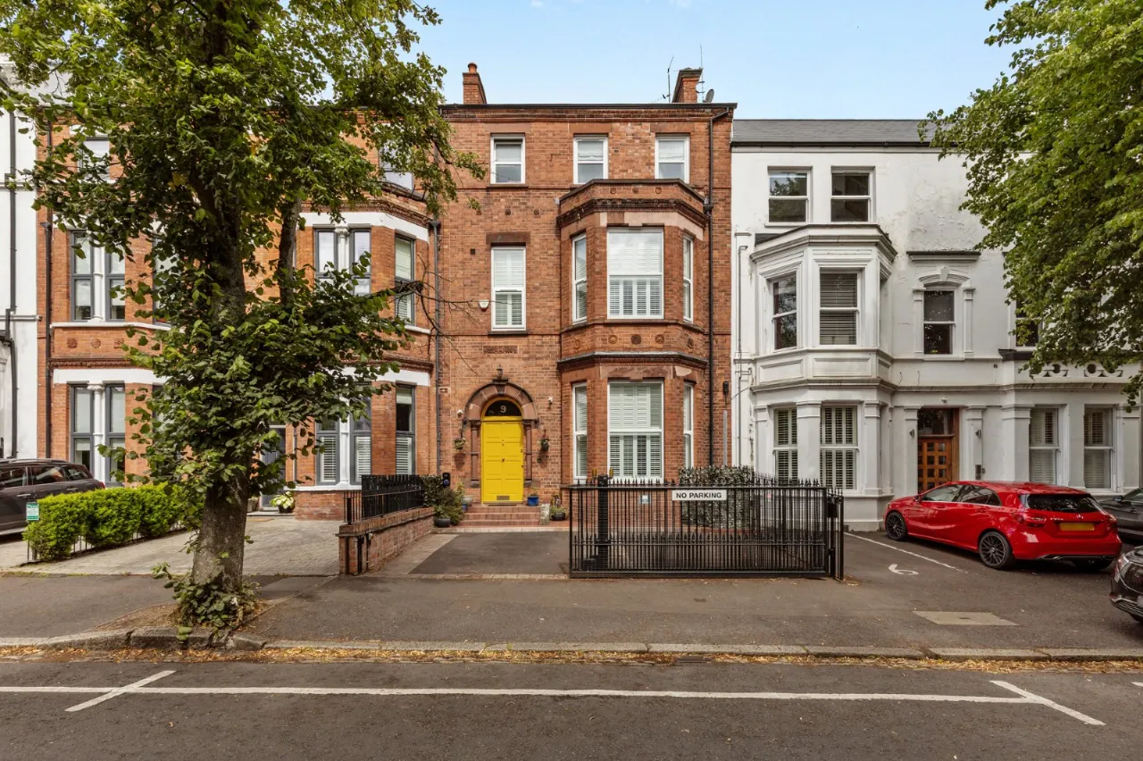 9 Wellington Park, Belfast, County Antrim, BT9 6DJ