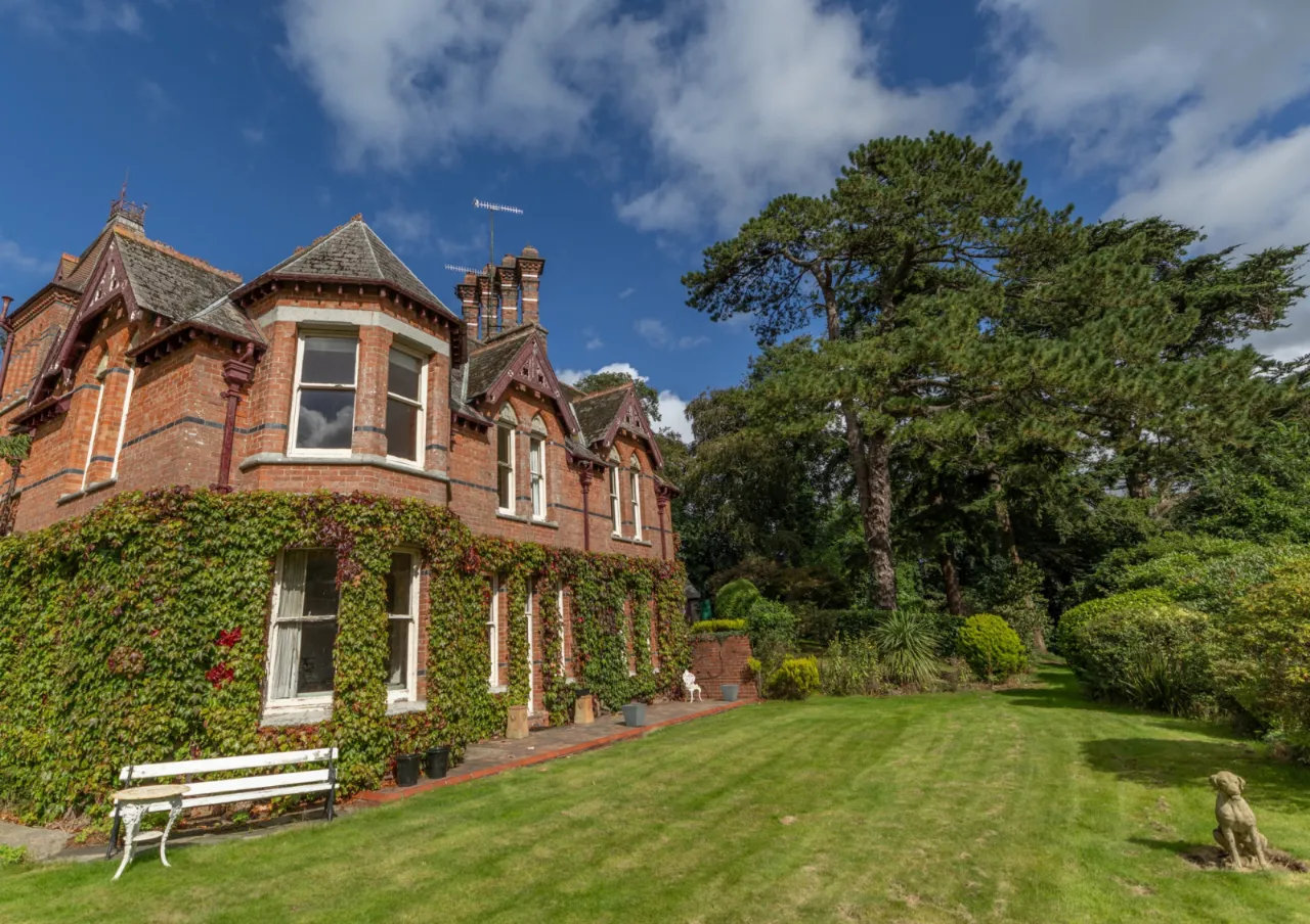 Rathturrett, 12 Rath Road, Warrenpoint, Newry, County Down, BT34 3RX