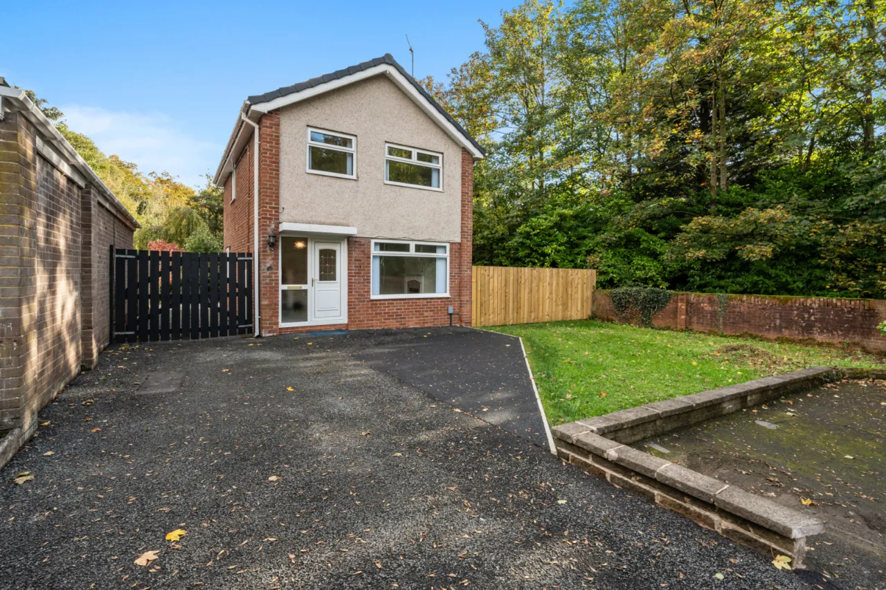 52 Glenaan Avenue, Dunmurry, Belfast, County Antrim, BT17 9AU